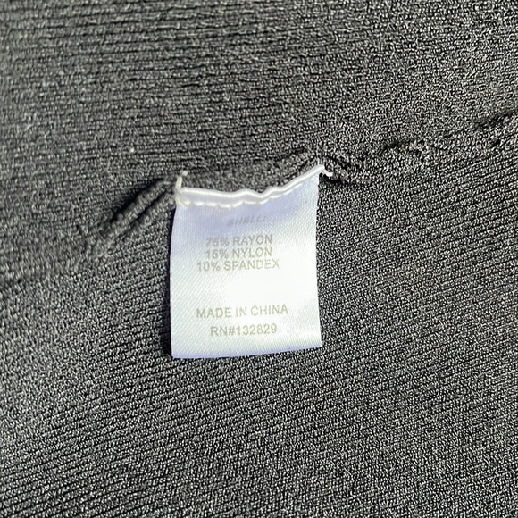 H:ours Black exposed shoulder stretchy knit top/ Size M - Picture 5 of 5